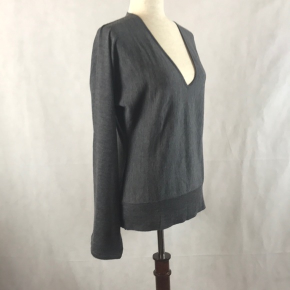 EUC Ann Taylor V-neck Sweater with Bell Sleeves Size M - Picture 3 of 8